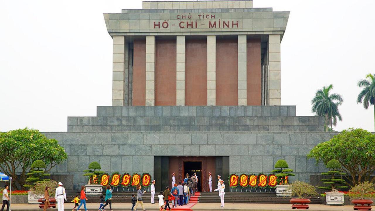 Khách sạn Dollar & Travel